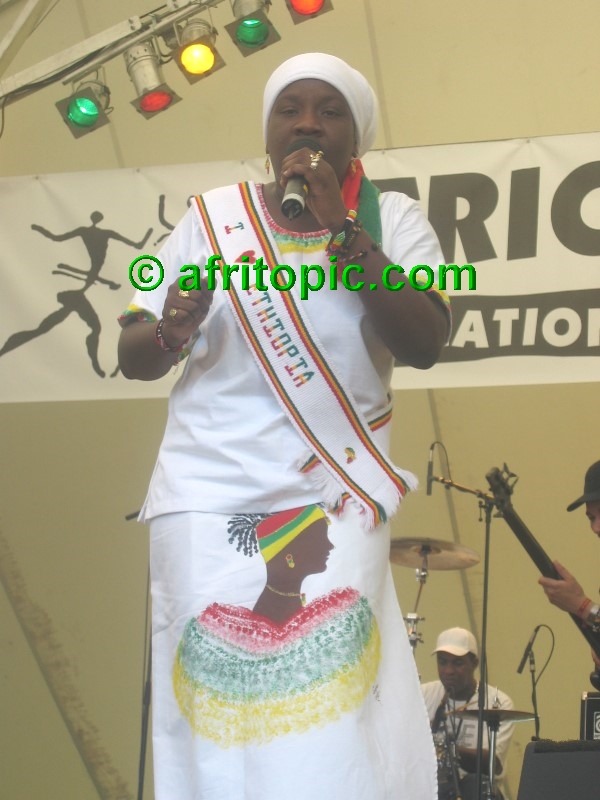 ../Images/AfricaFestival-28-29May05 185.jpg